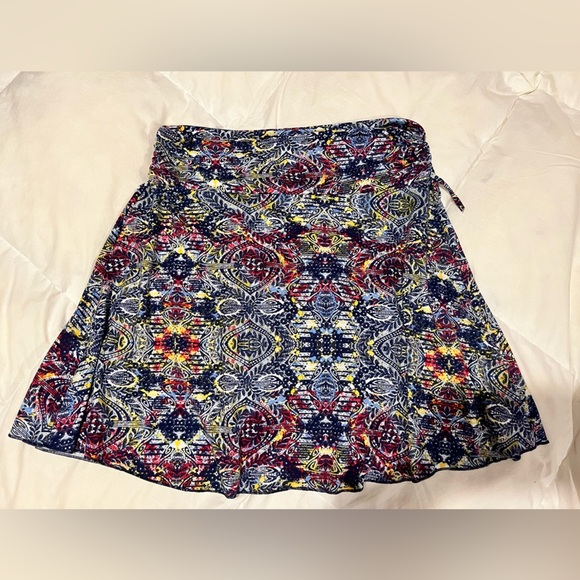 SOYBU Mini Stretchy Athletic Skirt- Ruching on Waist, Size Medium - Picture 5 of 6